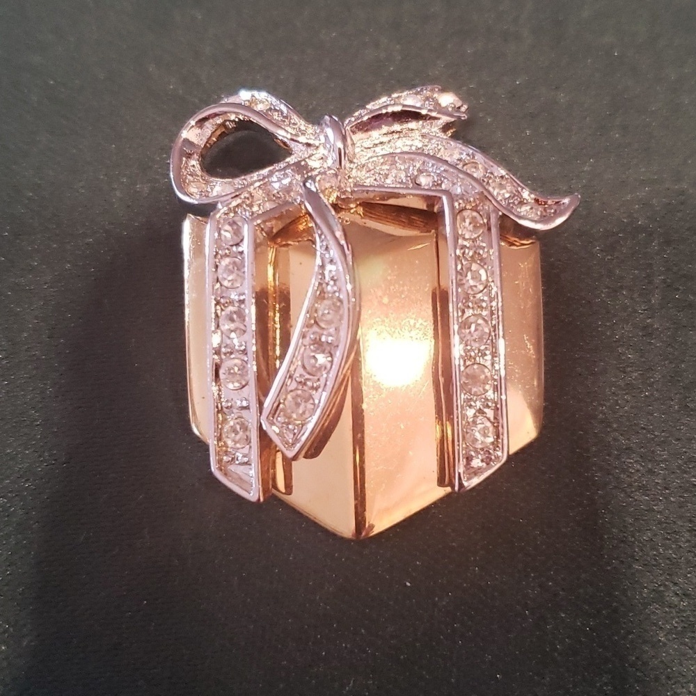Vintage Pin In Shape Of Present With Rhinestone Detail Bow